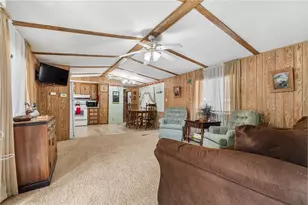 942 Cr 461, Lake Panasoffkee, FL 33538 - Photo 8