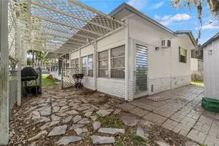 942 Cr 461, Lake Panasoffkee, FL 33538 - Photo 34