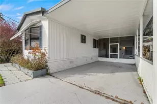 942 Cr 461, Lake Panasoffkee, FL 33538 - Photo 32