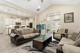 16146 Magnolia Warbler Rd, Weeki Wachee, FL 34614 - Photo 10