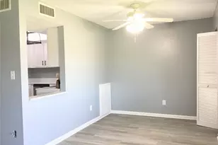 556 Fairways Cir, Ocala, FL 34472 - Photo 10