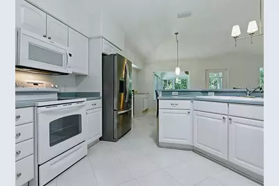 17037 SE 76th Creekside Circle, The Villages, FL 32162 - Photo 16