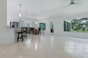 17037 SE 76th Creekside Cir, The Villages, FL 32162 - Photo 8