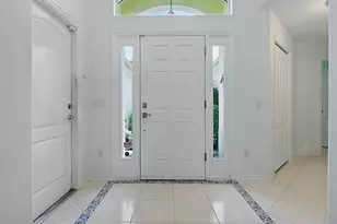 17037 SE 76th Creekside Cir, The Villages, FL 32162 - Photo 4