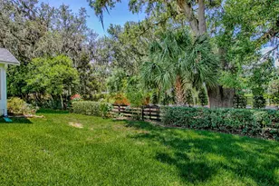17037 SE 76th Creekside Cir, The Villages, FL 32162 - Photo 36