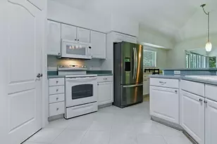17037 SE 76th Creekside Cir, The Villages, FL 32162 - Photo 14