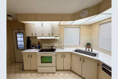 6571 NE 1st Place, Ocala, FL 34470 - Photo 4
