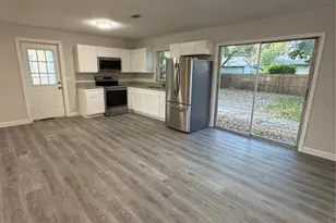 2209 SW 6th St, Ocala, FL 34471 - Photo 6