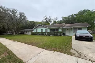 1137 NE 9th St, Ocala, FL 34470 - Photo 2