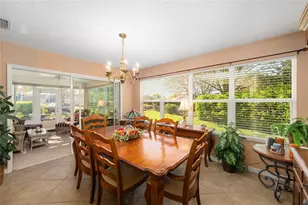 871 Castleberry Cir, The Villages, FL 32162 - Photo 16