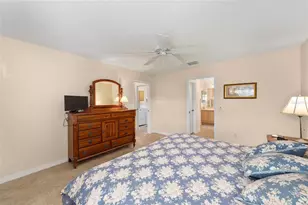 871 Castleberry Cir, The Villages, FL 32162 - Photo 18