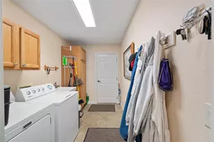 871 Castleberry Cir, The Villages, FL 32162 - Photo 26