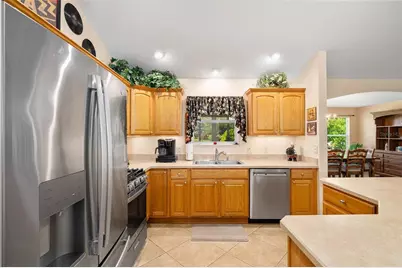 871 Castleberry Circle, The Villages, FL 32162 - Photo 12