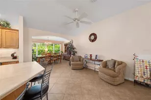 871 Castleberry Cir, The Villages, FL 32162 - Photo 8