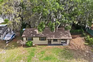 10829 Margaret Dr, Tavares, FL 32778 - Photo 4