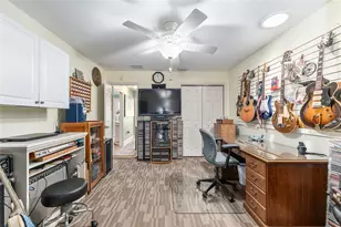 1075 Napier Ct, The Villages, FL 32162 - Photo 42