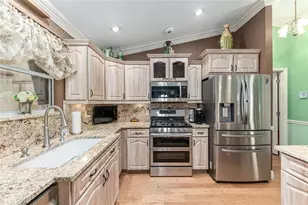 1075 Napier Ct, The Villages, FL 32162 - Photo 32