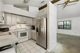 3885 NE 28th Terrace, Ocala, FL 34479 - Photo 4