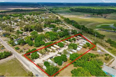 610 Railroad Street, Wimauma, FL 33598 - Photo 6