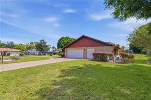 9704 Wedgewood Ln, Leesburg, FL 34788 - Photo 4