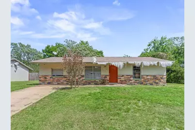 911 Jacaranda Drive, Lady Lake, FL 32159 - Photo 1