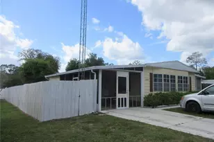 2380 SE 174th Ct, Silver Springs, FL 34488 - Photo 2