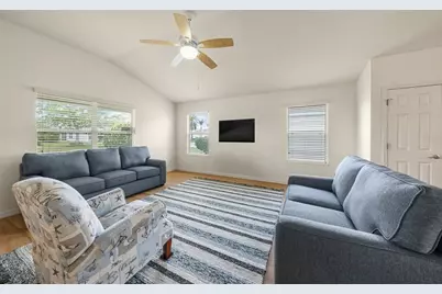 2418 Hopespring Loop, The Villages, FL 32162 - Photo 4