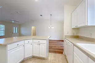 2530 Foxbridge Terrace, The Villages, FL 32162 - Photo 16