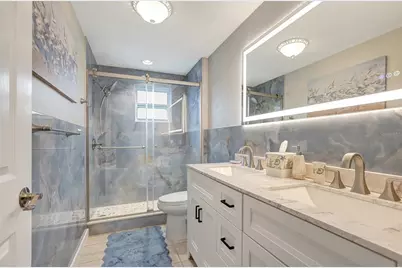 242 176th Avenue E, Redington Shores, FL 33708 - Photo 22