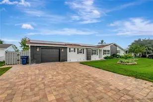 242 176th Ave E, Redington Shores, FL 33708 - Photo 2