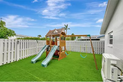 242 176th Avenue E, Redington Shores, FL 33708 - Photo 30