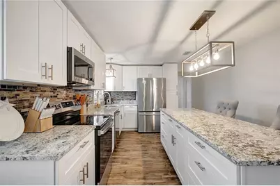 242 176th Avenue E, Redington Shores, FL 33708 - Photo 4