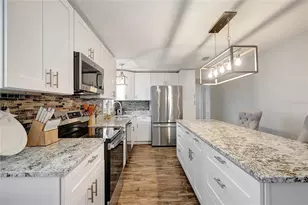 242 176th Ave E, Redington Shores, FL 33708 - Photo 4