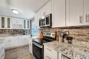 242 176th Ave E, Redington Shores, FL 33708 - Photo 8