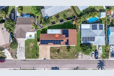 242 176th Avenue E, Redington Shores, FL 33708 - Photo 6