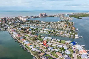 242 176th Ave E, Redington Shores, FL 33708 - Photo 8