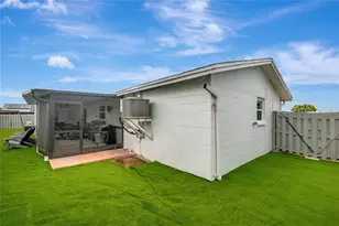 242 176th Ave E, Redington Shores, FL 33708 - Photo 32