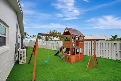 242 176th Avenue E, Redington Shores, FL 33708 - Photo 28