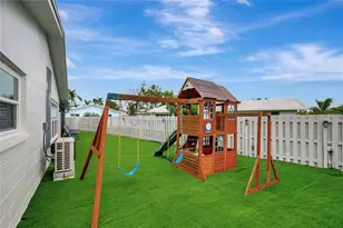 242 176th Ave E, Redington Shores, FL 33708 - Photo 28