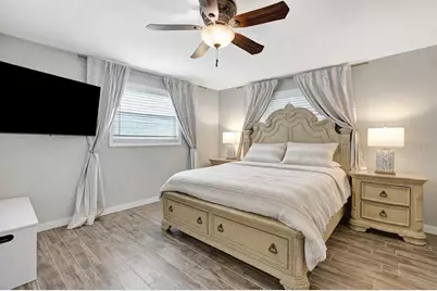 242 176th Avenue E, Redington Shores, FL 33708 - Photo 20
