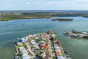 242 176th Ave E, Redington Shores, FL 33708 - Photo 12