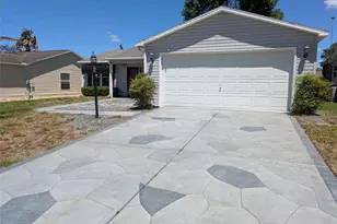 419 Santa Clara Cir, The Villages, FL 32159 - Photo 2