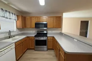 9523 SE 168th Maplesong Ln, The Villages, FL 32162 - Photo 6