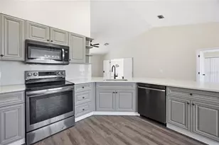 10058 SE 105th Pl, Belleview, FL 34420 - Photo 8
