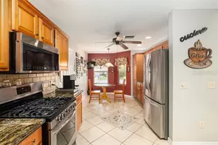 9325 SE 171st Le Flore Ln, The Villages, FL 32162 - Photo 12