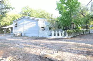 591 SE Fisher Rd, Ocklawaha, FL 32179 - Photo 14