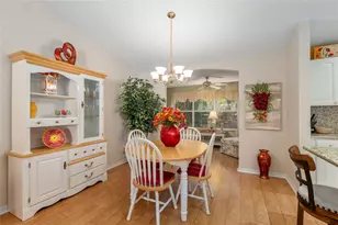9430 SE 177th Simons Ln, The Villages, FL 32162 - Photo 6