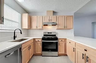 3248 Richmond Dr, The Villages, FL 32162 - Photo 8