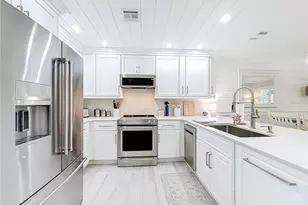 1637 SE Paradise Cir, Crystal River, FL 34429 - Photo 16