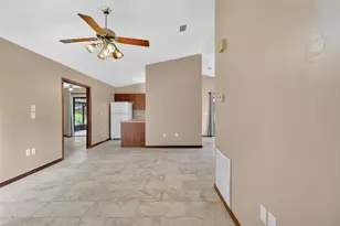40248 Orange Cir, Lady Lake, FL 32159 - Photo 4